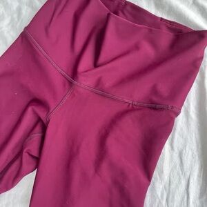 OLD NAVY FULL LENGTH LEGGINGS NEVER BEEN WORN WITH PHONE POCKET SIZE SMALL